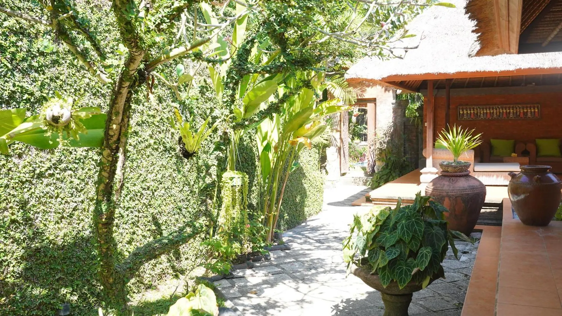 The Laras Villa - 3Br Villa In Jimbaran Badung