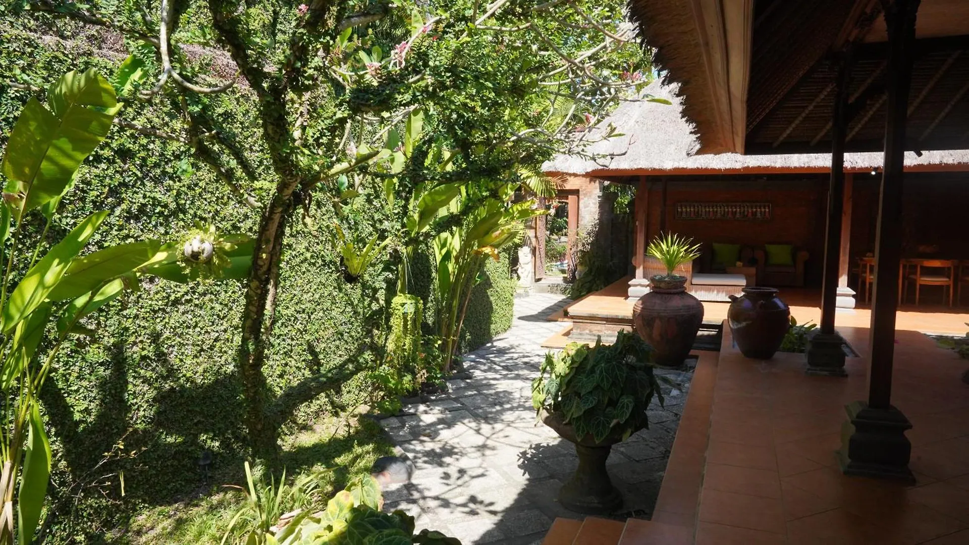 The Laras Villa - 3Br Villa In Jimbaran Badung